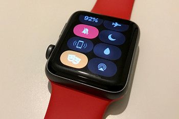 Apple watch OS 3.2 With Advanced Theater Mode With Automatic Lighting Feature