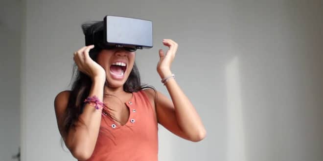 Best videos of people scared by a virtual reality game